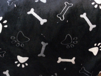 Wellnessdecke de Luxe Pfote schwarz 95x65 cm